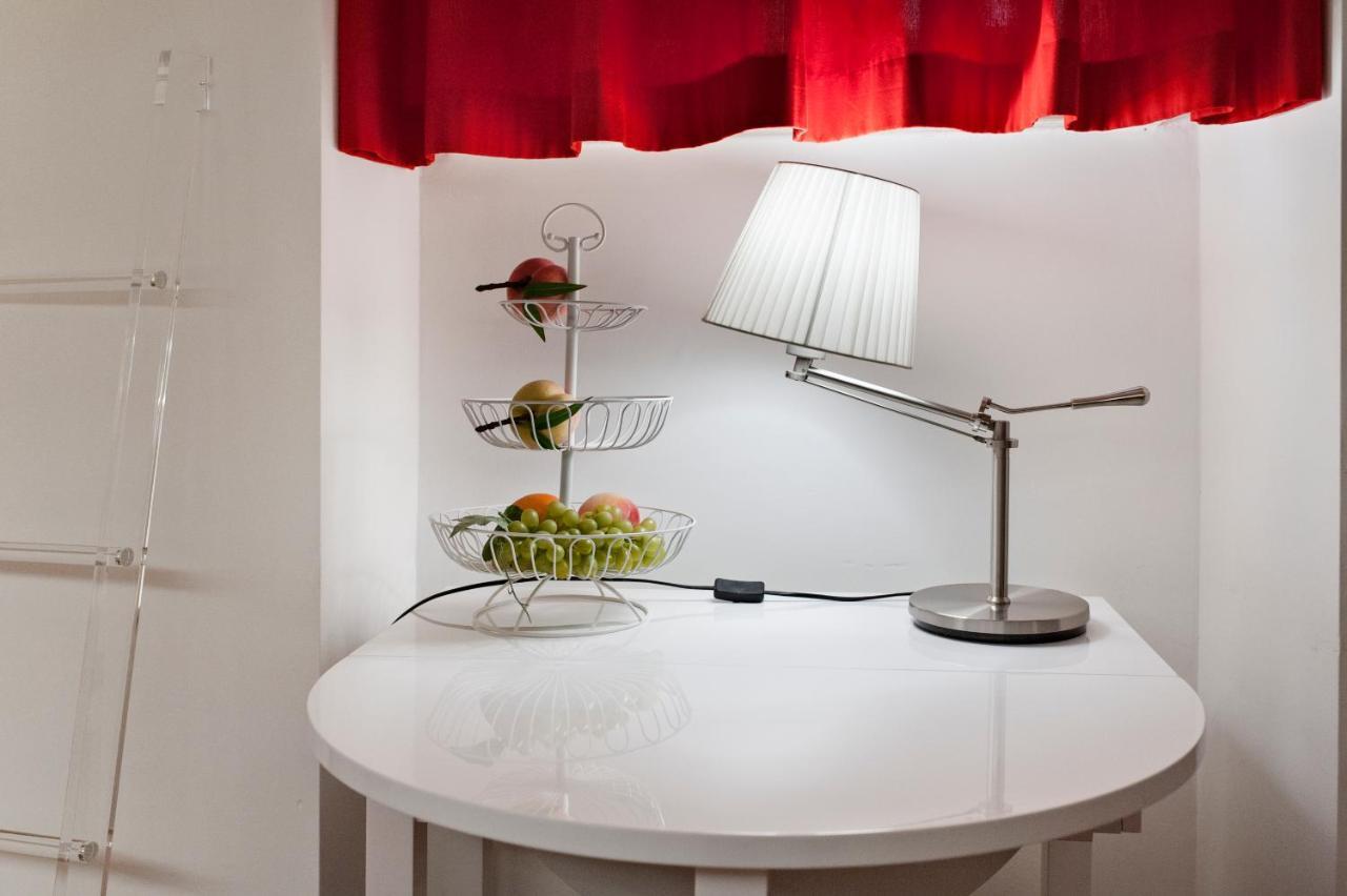 Casa Dell'Arco Old Town - Sit Apartment Лече Екстериор снимка