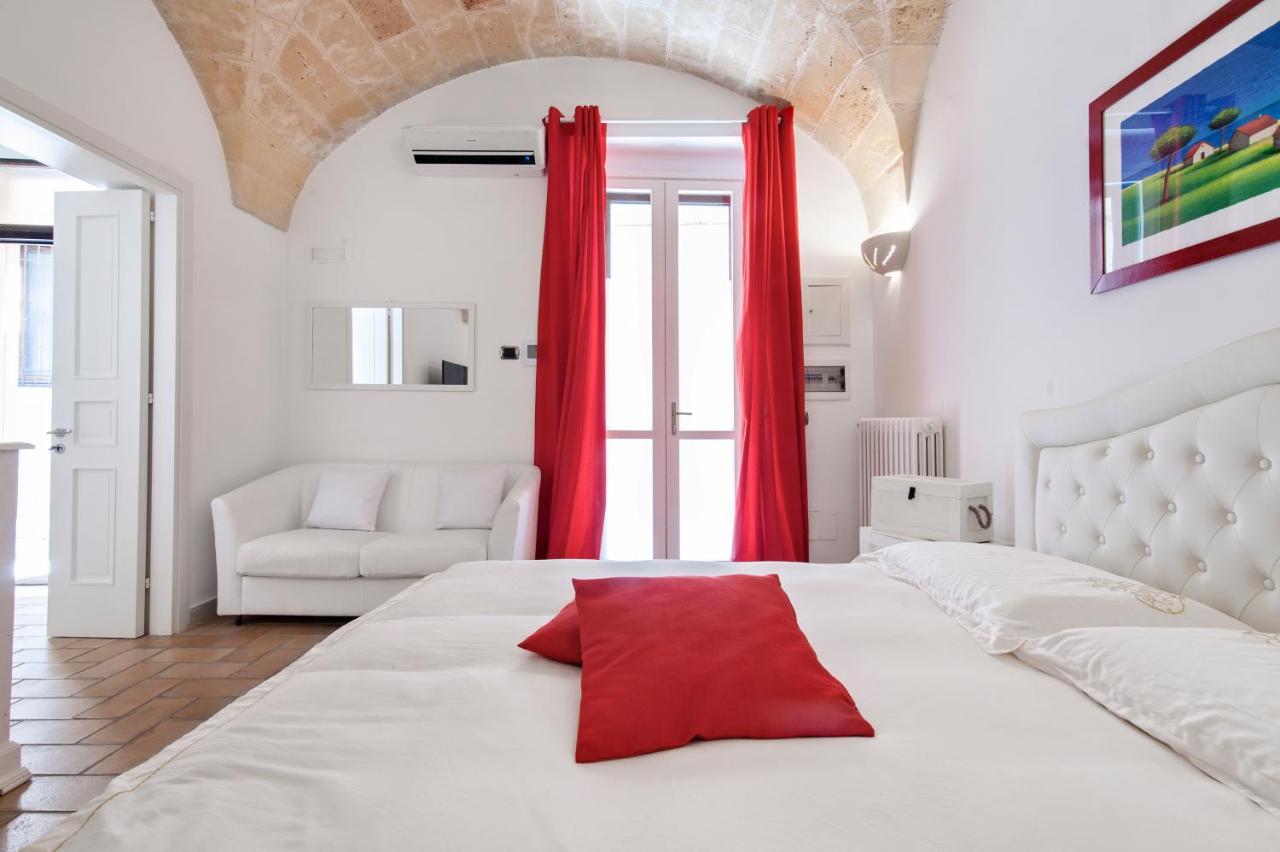 Casa Dell'Arco Old Town - Sit Apartment Лече Екстериор снимка