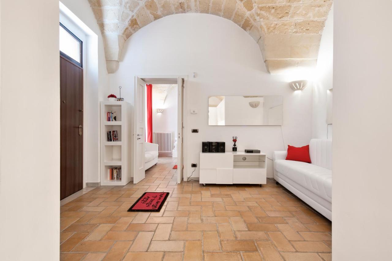 Casa Dell'Arco Old Town - Sit Apartment Лече Екстериор снимка